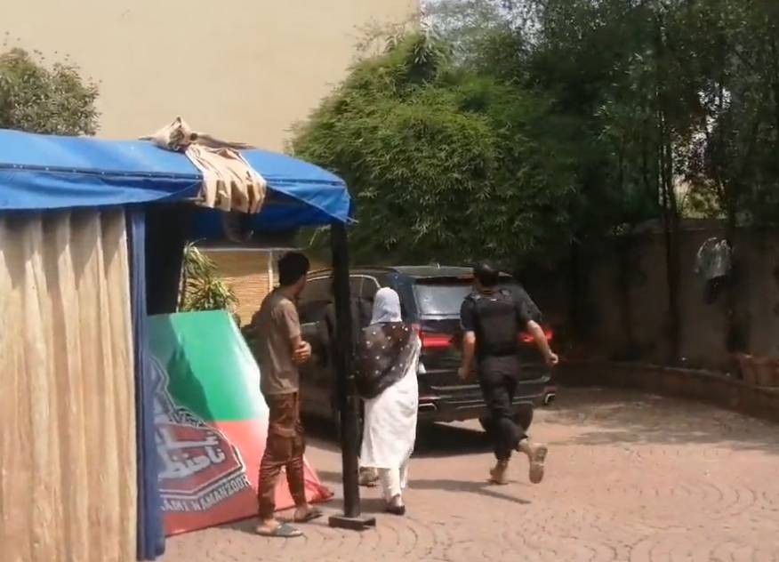 ’زمان پارک میں3 نقاب پوش خواتین ملاقات کیلئے گئیں، جب وہ باہر نکل کر نہر پر پہنچیں اور نقاب اتارے تو۔ ۔ ۔‘ تہلکہ خیز دعویٰ