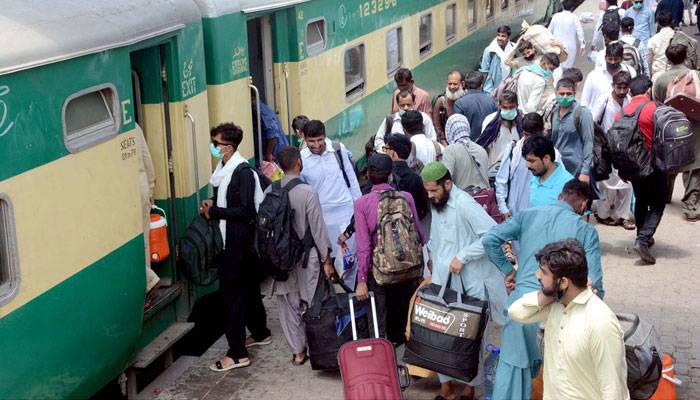 عید گھر منانے جانے والوں کیلئے پاکستان ریلوے کا اضافی ٹرینیں چلانے کا اعلان