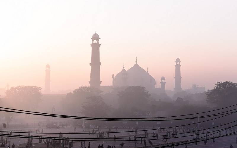 سموگ سے نمٹنےکیلیے سخت فیصلے کیے جانے کا امکان ، کل اہم اجلاس طلب