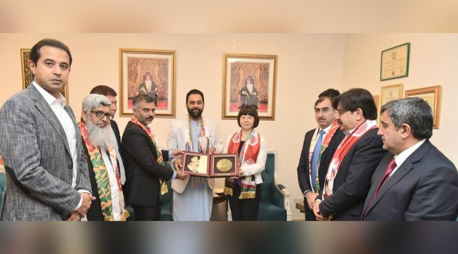 عُمان میں چینی سفیر کا پاکستان سکول مسقط کا دورہ، باہمی تعاون کے لئے مشاورت