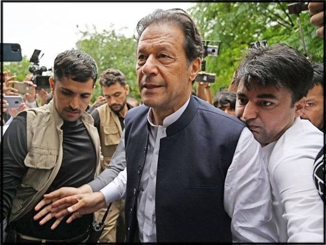 عمران خان ایک فتنہ تھا جس نے نوجوانوں کو گمراہ کیا، اب تدفین کے آخری مراحل میں ہے: بزرگ سیاسی رہنما 