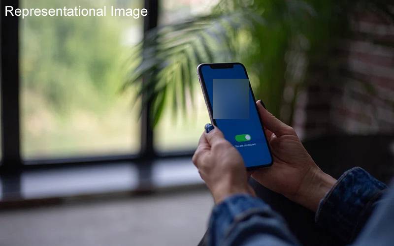 قرض دینے کا غیر قانونی کاروبار کرنے والی 150 موبائل ایپلی کیشنز بند 