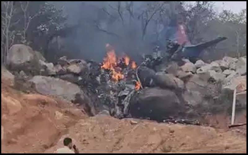 بھارتی ایئر فورس کا طیارہ گر کر تباہ 