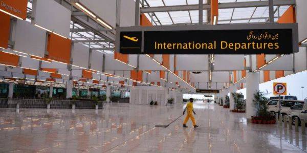  اسلام آباد انٹرنیشنل ایئرپورٹ پر سعودی سفارت کار کو پرواز میں سوار ہونے سے روک دیا گیا