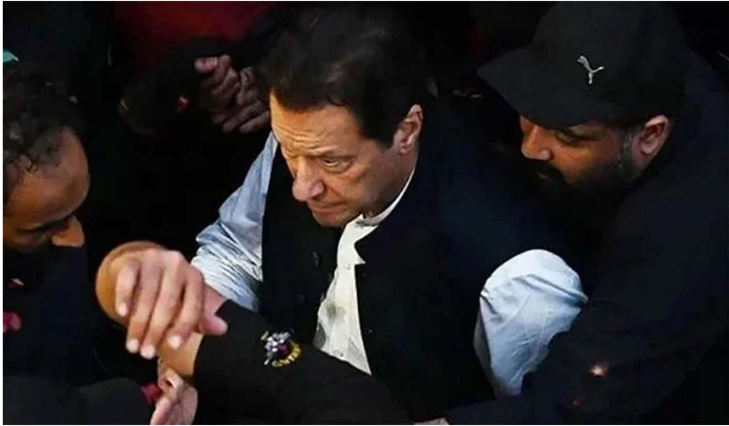 پاکستان پولیس سٹیٹ بن چکا ، یہ ضیاء اور مشرف کے مارشل لاء سے بھی سخت ہے،عمران خان