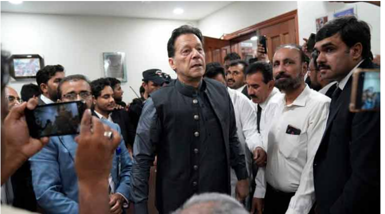 احتجاج میں توڑ پھوڑ : پولیس کا عمران خان کو نامزد مقدمات میں شامل تفتیش کرنے کا فیصلہ