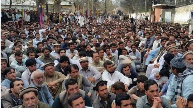 پاراچنار: راستوں کی بندش کیخلاف دھرنا چھٹے روز میں داخل، شہری خوراک و علاج سے محروم