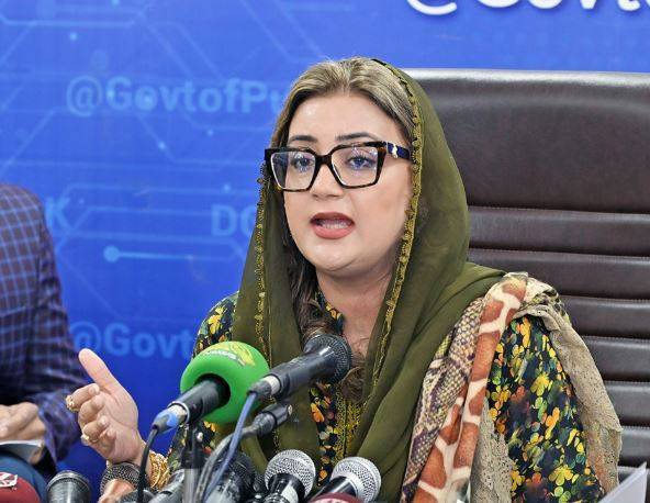  مریم نواز جانوروں کے ساتھ سیاسی بونوں اور سیاسی نیم پاگلوں کا بھی علاج کریں گی: عظمیٰ بخاری 