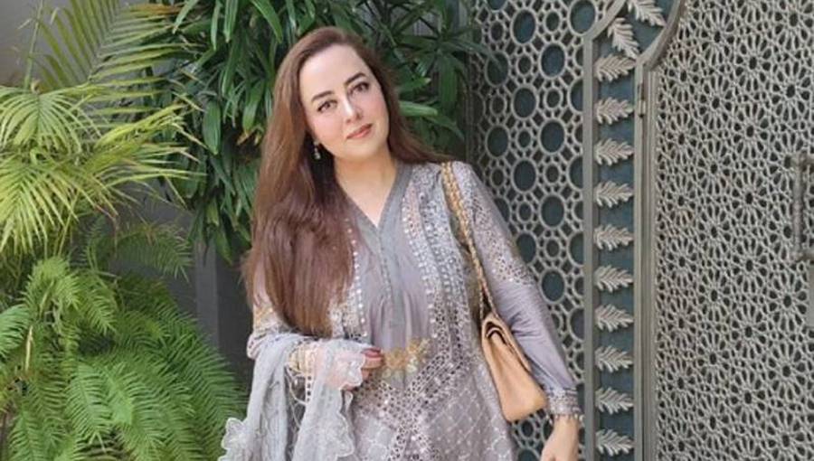 سوشل میڈیا پر فرشی شلوار کے چرچے، یہ ٹرینڈ کس کیلئے ہے؟ ماریہ بی نے بتا دیا