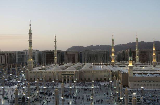 غزوہ بدر کا دن جب رسول اللہ ﷺ نے حضرت ابوبکر صدیق رضی اللہ عنہ کی تجویز پسند فرمائی