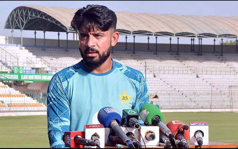 عامر جمال ، محمد رضوان کا مذاق اُڑانے پر سابق آسٹریلوی کھلاڑی پر برس پڑے