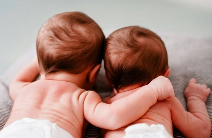 چین میں 17 سالہ لڑکی کے بطور سروگیٹ 50 برس کے شخص کے جڑواں بچوں کو جنم دینے پر ہنگامہ