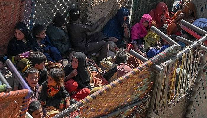 پنجاب میں کس عمر کی کتنی افغان خواتین کہاں رہتی ہیں؟ تفصیلات سامنے آ گئیں