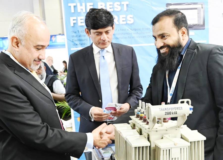 دبئی ورلڈ ٹریڈ سینٹر میں مڈل  ایسٹ انرجی 2025 کے 49 ویں ایڈیشن کا انعقاد،  پاکستان کے سفیر فیصل نیاز ترمذی نے پاکستان پویلین کا افتتاح  کردیا