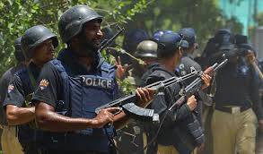 لاہور: سروسز ہسپتال میں پولیس اہلکاروں کا طبی عملے پر تشدد