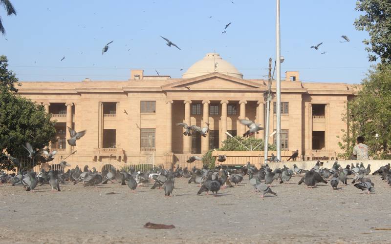 طیارے سے آف لوڈ کیا گیا شخص ایئرپورٹ سے لاپتا، پولیس کو مقدمہ درج کرنے کا حکم
