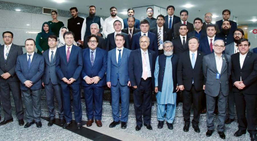 ای سی او سفیروں اور نمائندوں کا ارفع ٹاور میں پنجاب آئی ٹی بورڈ آفس کا دورہ