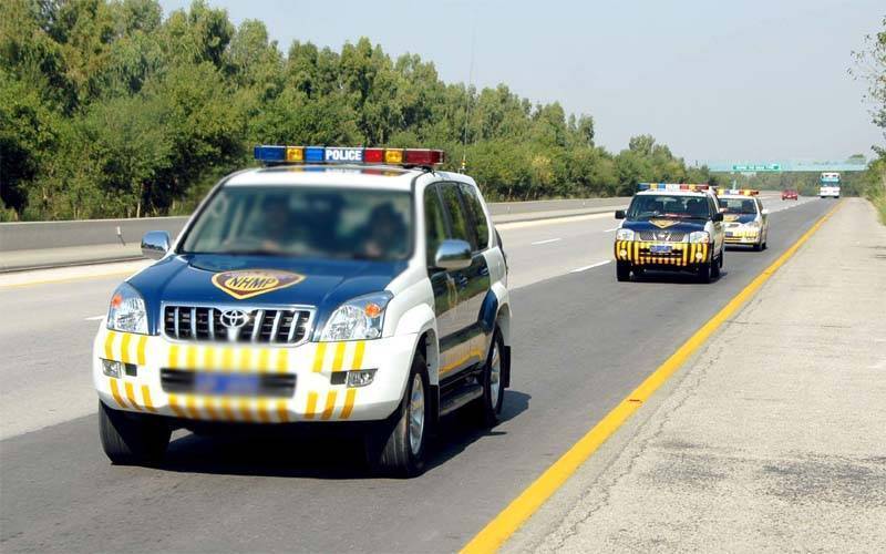  موٹروے پر گاڑی پر فائرنگ سے سینئر سول جج بہنوئی سمیت قتل