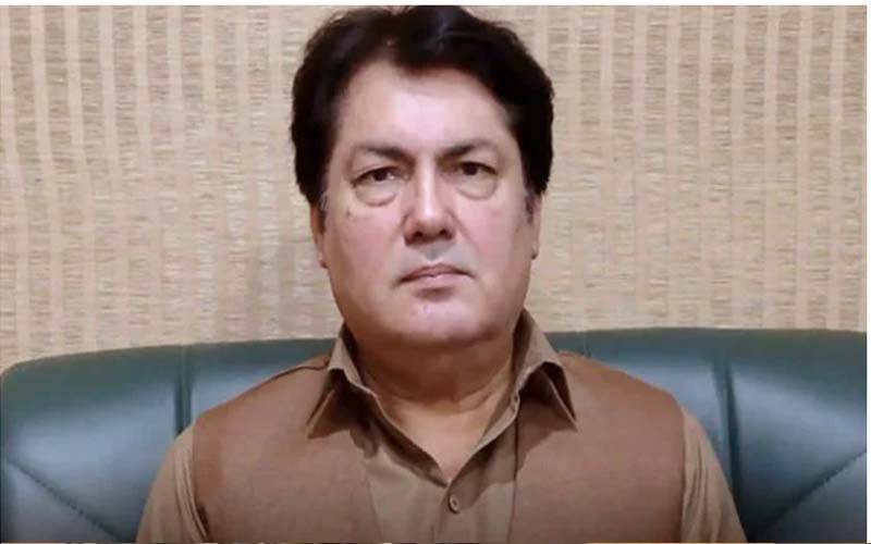 بیرسٹر محمد علی سیف کی اڈیالہ جیل میں عمران خان سے ملاقات کی اندرونی کہانی سامنے آگئی