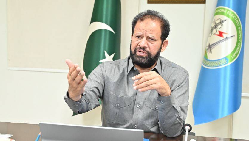 فیلڈ سٹاف لیسکو کی اصل طاقت ہے ،سی ای او نادہندہ صارفین کے حملے میں زخمی ہونیوالے لائن مین کے گھر پہنچ گئے
