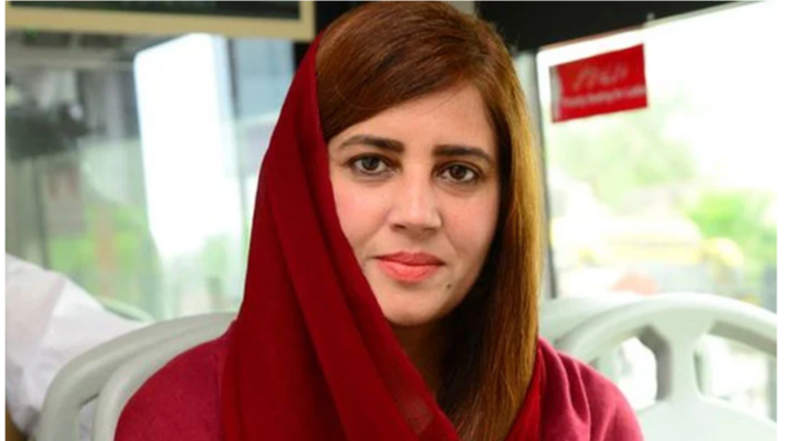  بانی پی ٹی آئی کی بہنوں کے ساتھ جو ہو رہا ہے وہ سیاست کیلیے اچھا نہیں: زرتاج گل