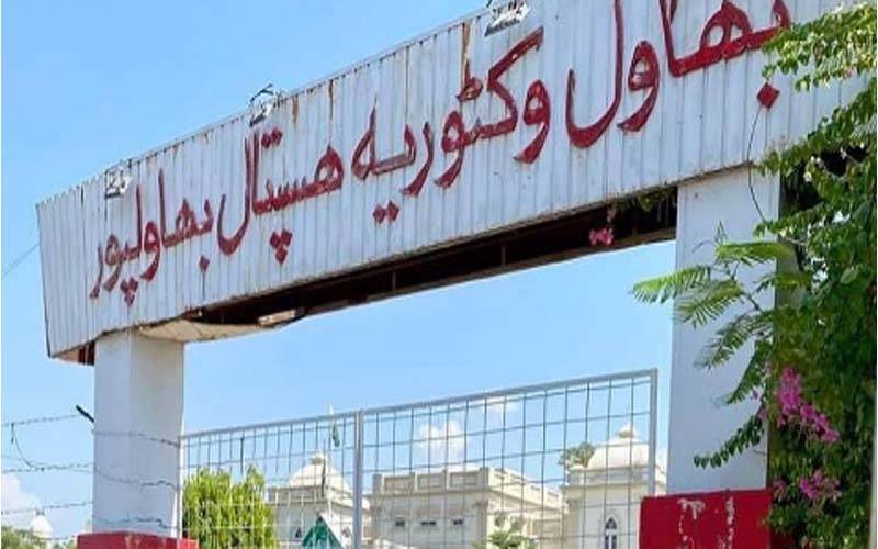 کور کمانڈر بہاولپورکابھارتی میزائل حملے میں زخمیوں کی عیادت کیلئے وکٹوریا ہسپتال کا دورہ