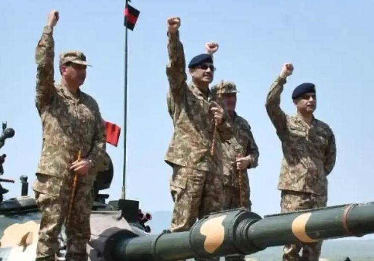 فیلڈ مارشل کا خطاب کب دیا جاتا ہے ، کیا اس سے اوپر بھی کوئی عہدہ ہوتا ہے؟