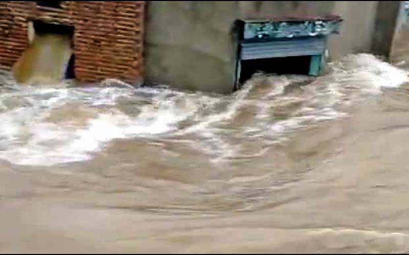 خیبر پختونخوا، گلگلت بلتستان، آزاد کشمیر میں کلاؤڈ برسٹ اور سیلابی ریلے، 224 افراد جاں بحق