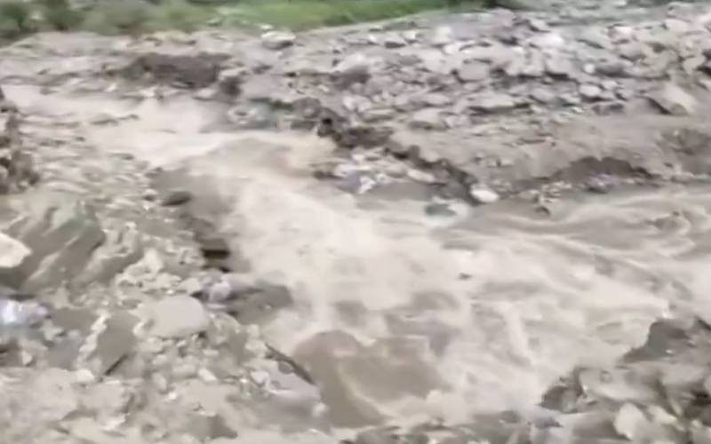 چلاس کے تھک نالے میں کلاؤڈ برسٹ اور آنے والے سیلاب کو مقامی لوگوں نے انہونی اور انتہائی عجیب قراردیا 