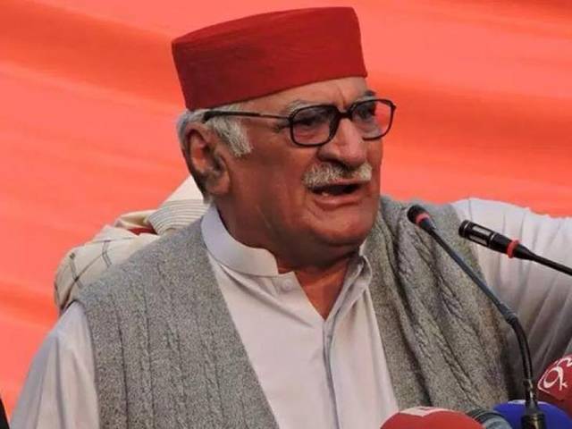 میرےخلاف تقریر کیوں کی؟اے این پی رہنما اسفندیار ولی کا پی ٹی آئی رکن شفیع جان کو 10 کروڑ روپے ہرجانے کا نوٹس 