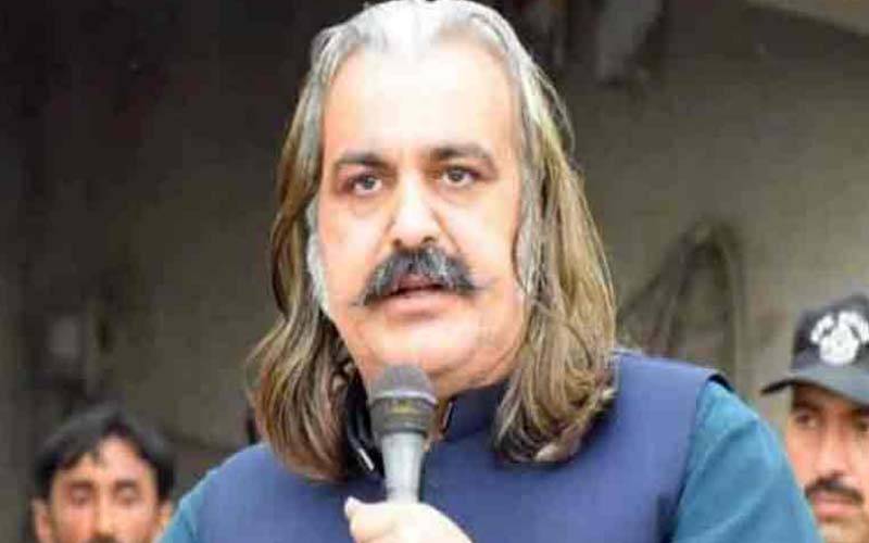 وزیراعلیٰ علی امین گنڈاپور کے خلاف وفاق کے کتنے مقدمات ہیں؟ تفصیلات پشاور ہائیکورٹ میں پیش