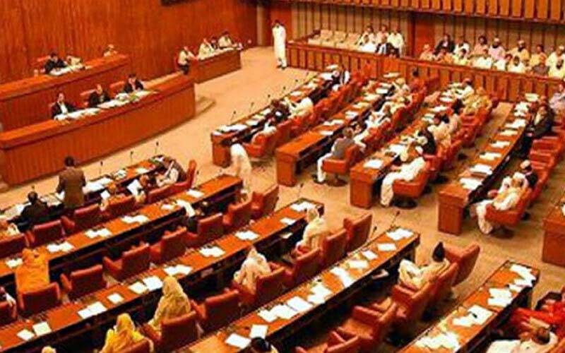 پی ٹی آئی سینیٹرز کے قائمہ کمیٹیوں سے استعفے فی الحال منظور نہ کرنے کا فیصلہ