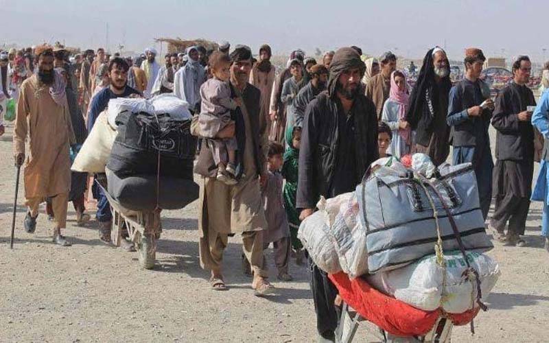 وفاقی حکومت کا خیبرپختونخوا میں 5 افغان مہاجرین کیمپس بند کرنے کا فیصلہ