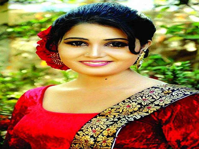 اداکارہ ساندرہ ایمی نئی فلم میں عمران ہاشمی کیساتھ جلوہ گر ہونگی