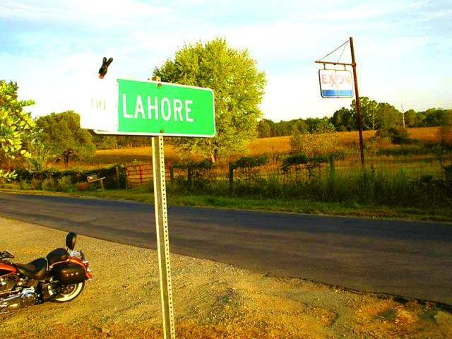 پاکستان میں ہی لاہور نہیں بلکہ امریکہ میں بھی ہے