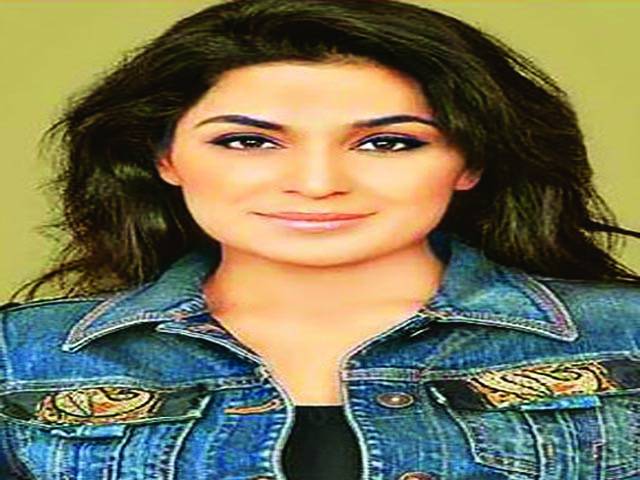 اداکارہ میراکی عمران خان کو شادی کی مبارکباد