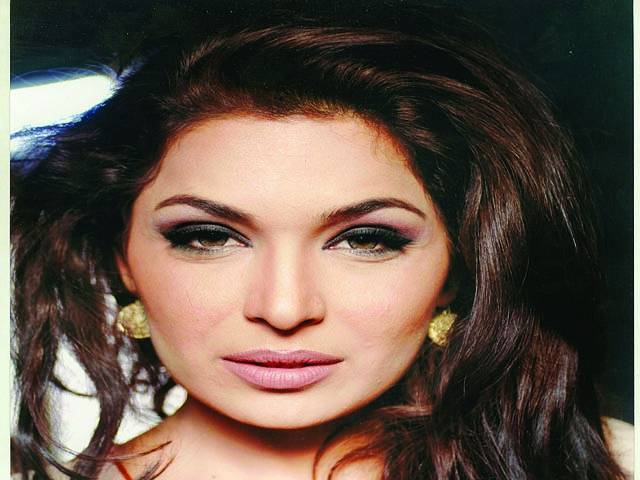  اداکارہ میرا کے کیرئرکی اہم فلم’’ہوٹل‘‘ ریلیز ،ڈائریکٹر خالد حسن خان ہیں