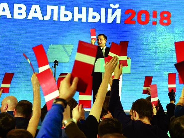  ماسکو: روسی اپوزیشن لیڈرایک تقریب کے دوران خطاب کررہے ہیں