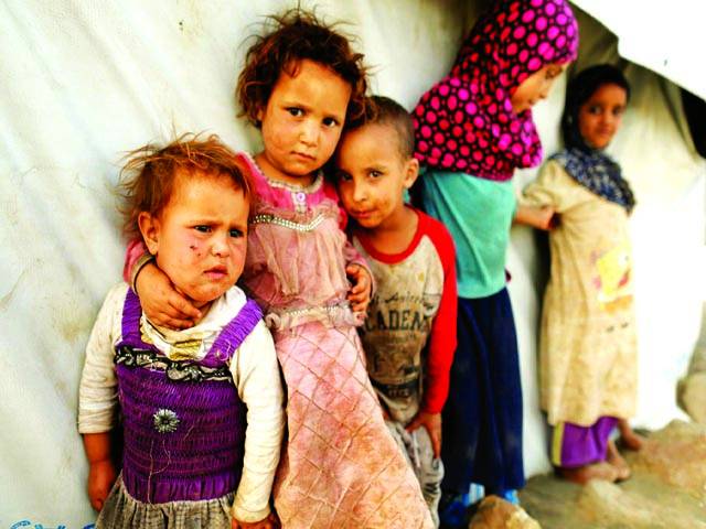  دمشق:مہاجر کیمپ میں موجود بچیاں امدا د کی منتظر ہیں