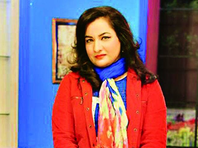 معروف گلوکارہ فرحت خان نے لاہور میں ڈیرے ڈال لئے