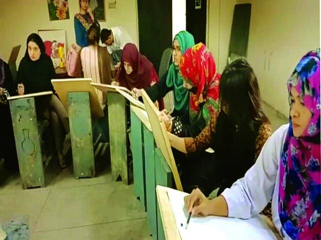    الحمرا اکیڈمی آف پرفارمنگ آرٹس میں طالبات کی تربیت جاری