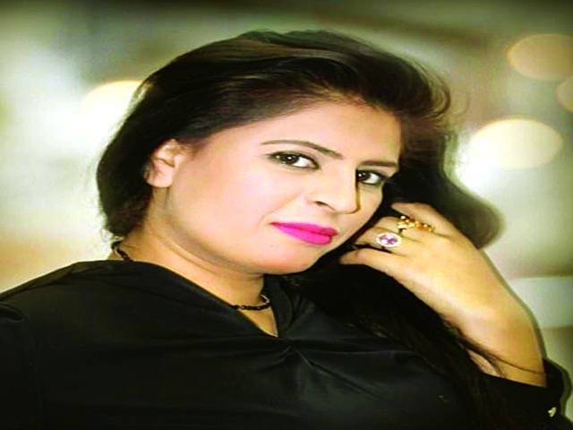  رمشا خان فوٹو شوٹس اور پروگرامزکی ریکارڈنگ میں مصروف
